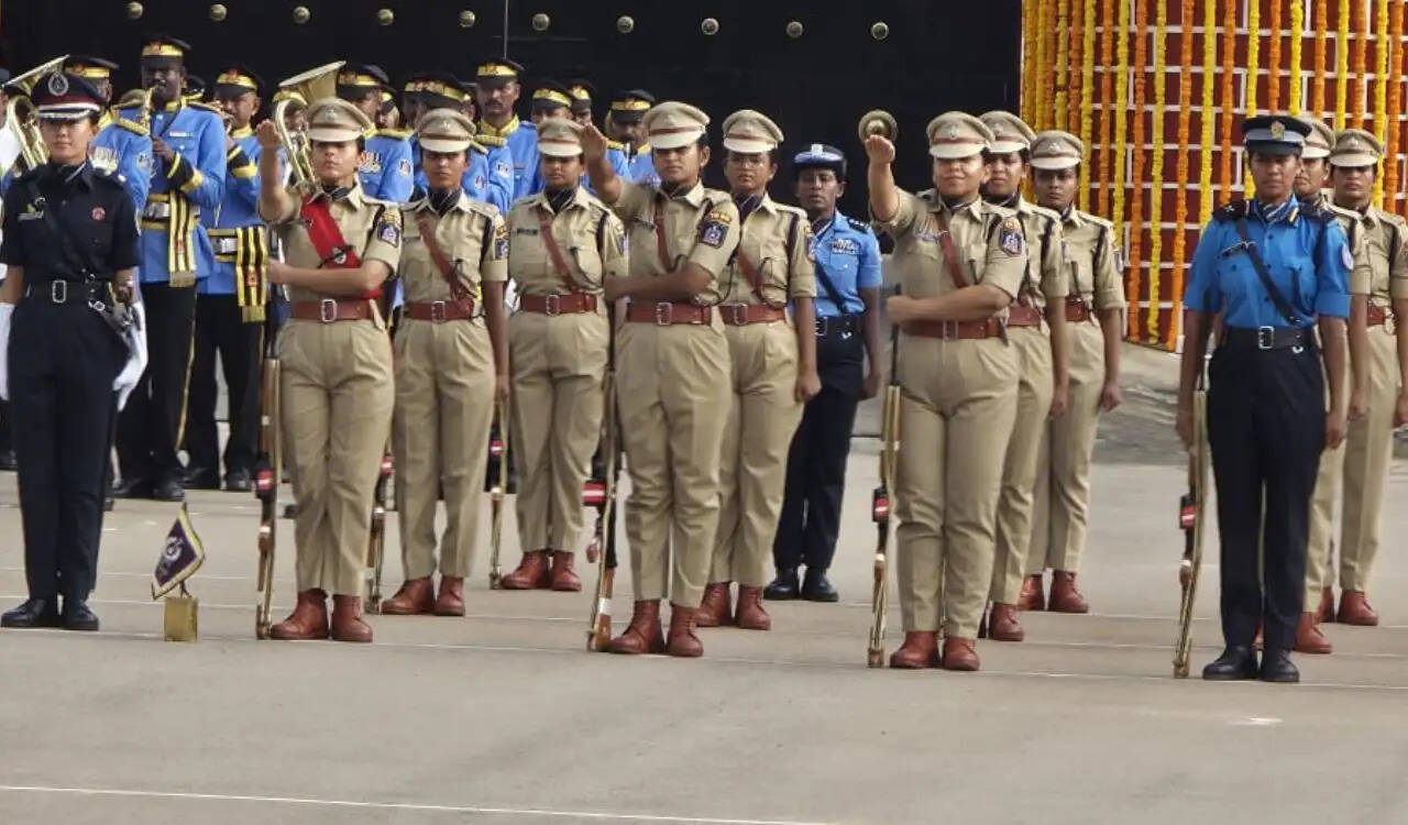 हैदराबाद: 151 अधिकारी प्रशिक्षुओं ने आईपीएस प्रशिक्षण का पहला चरण पूरा किया, पासिंग आउट परेड संपन्न