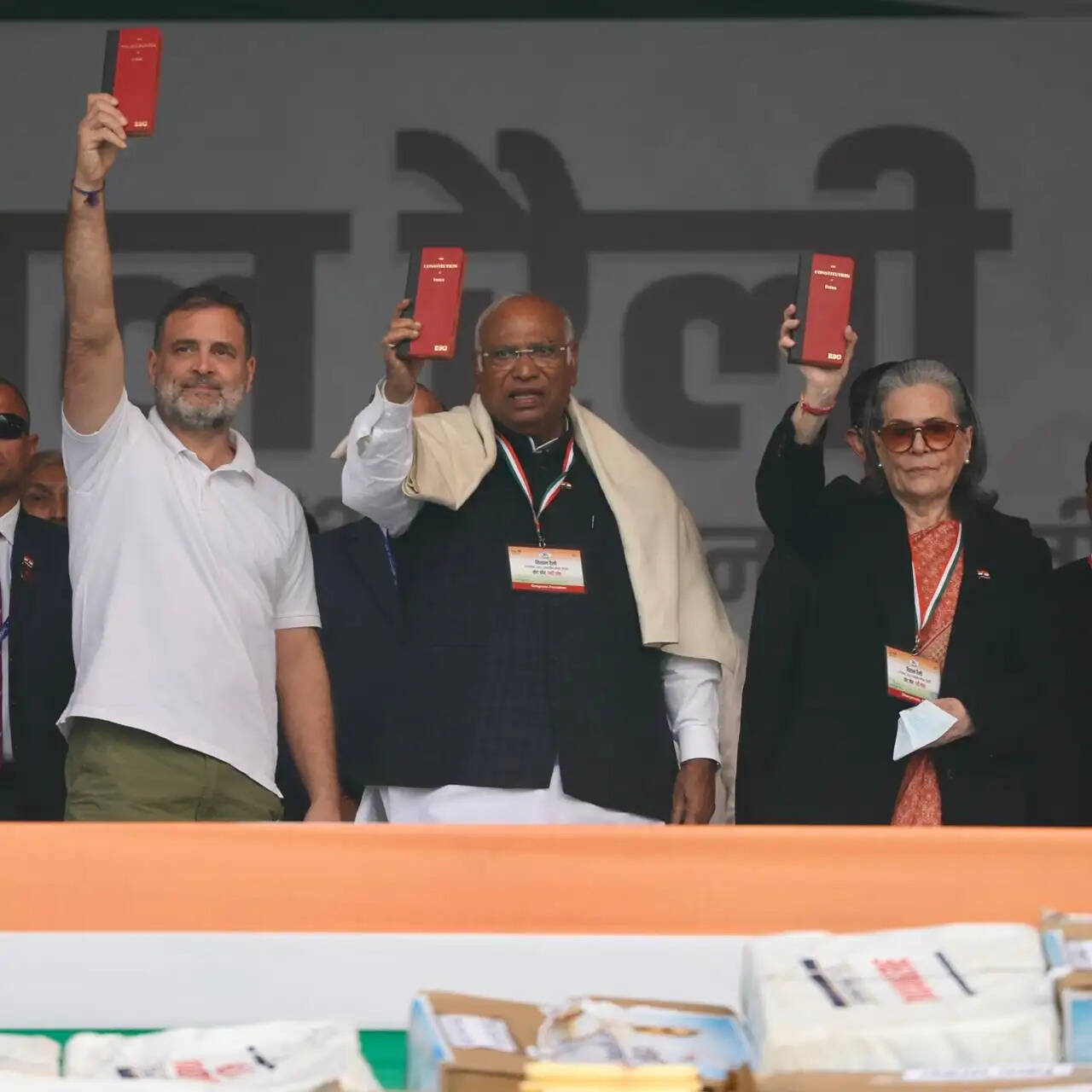 केरल में यूडीएफ की प्रचंड जीत पर कांग्रेस नेतृत्व ने जताया आभार, जनादेश को बताया वैचारिक संघर्ष की जीत