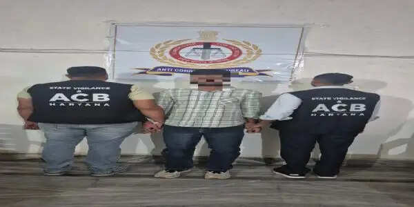 करनाल&nbsp;में&nbsp;पांच&nbsp;हजार&nbsp;रिश्वत लेते नगर निगम&nbsp;का क्लर्क गिरफ्तार
