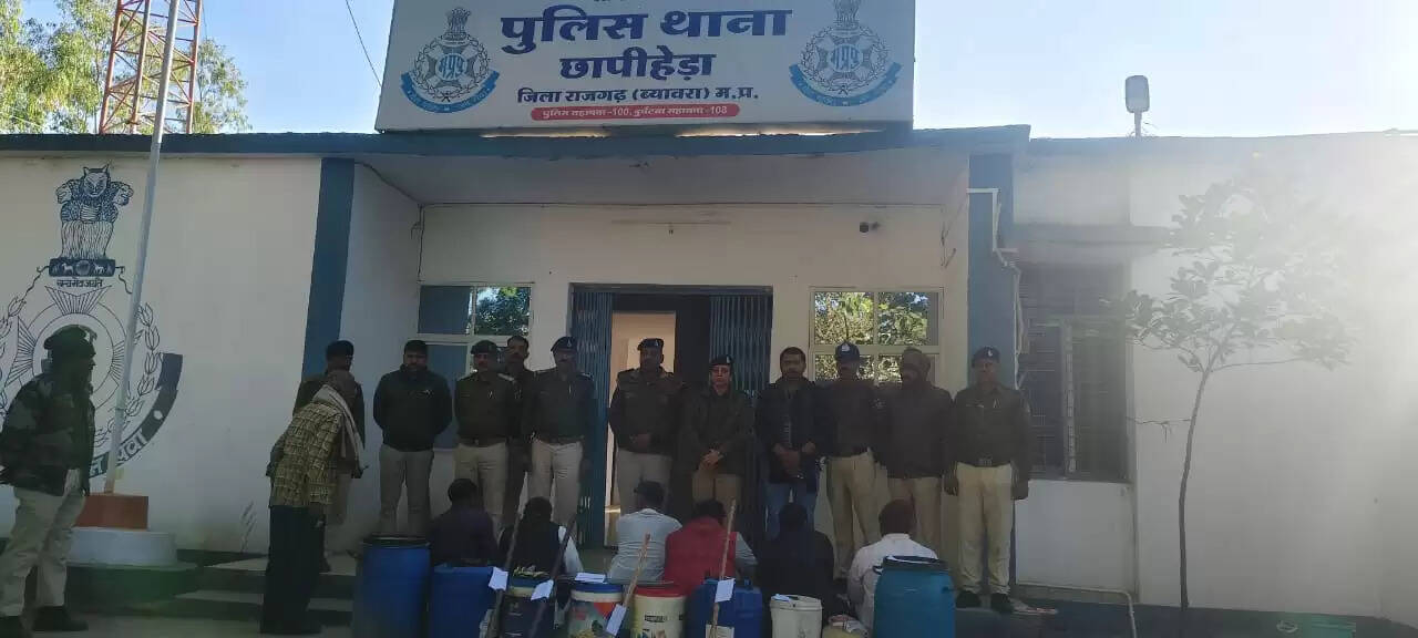 राजगढ़ःबसस्टेंड पर हुए बलबे के मामले में फरार सात आरोपित गिरफ्तार, कच्ची शराब जब्त
