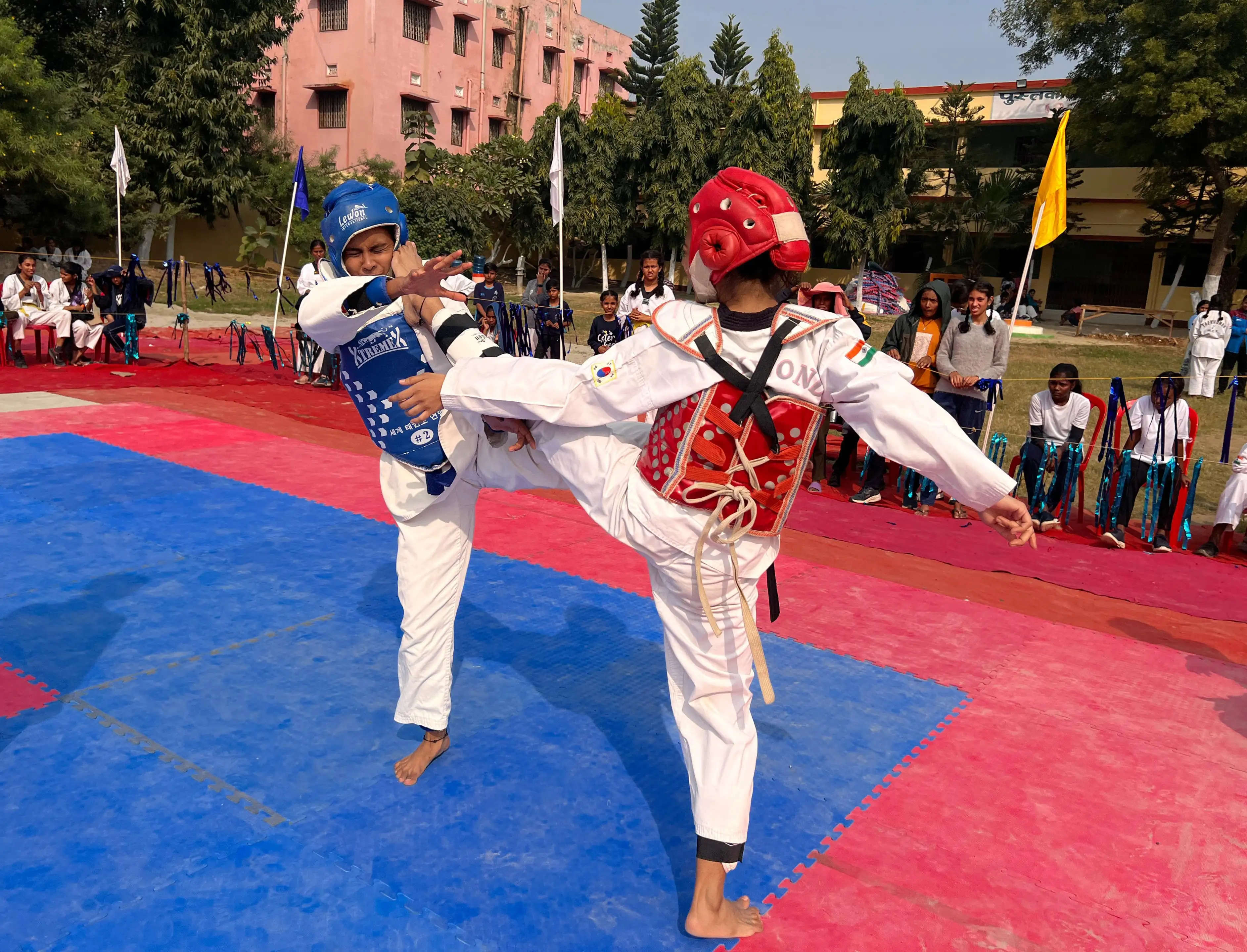 राज्य स्तरीय ताइक्वांडो प्रतियोगिता में 17 से 19 आयु वर्ग के खिलाड़ियों ने दिखाया जलवा