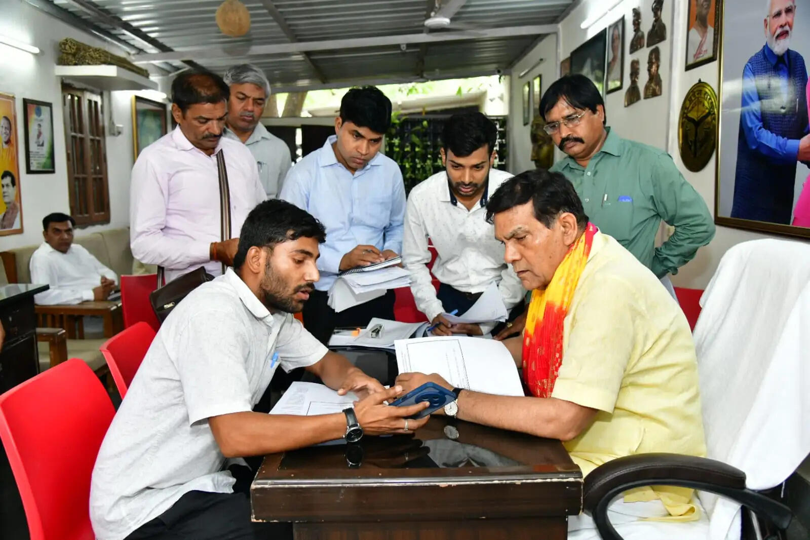 मंत्री ए.के. शर्मा ने सुनीं जनसमस्याएं, अधिकारियों को दिए त्वरित निस्तारण के निर्देश