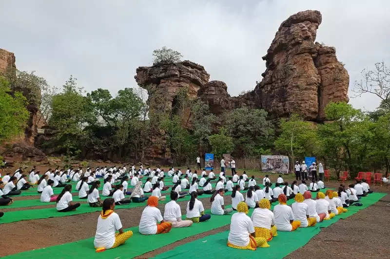 मप्रः पर्यटन से योग के संदेश के साथ मना विश्व योग दिवस