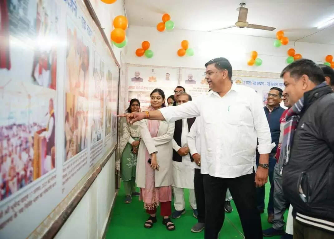 वन मंत्री ने अलवर जिला विकास प्रदर्शनी का अवलोकन कर पुस्तिका का किया विमोचन