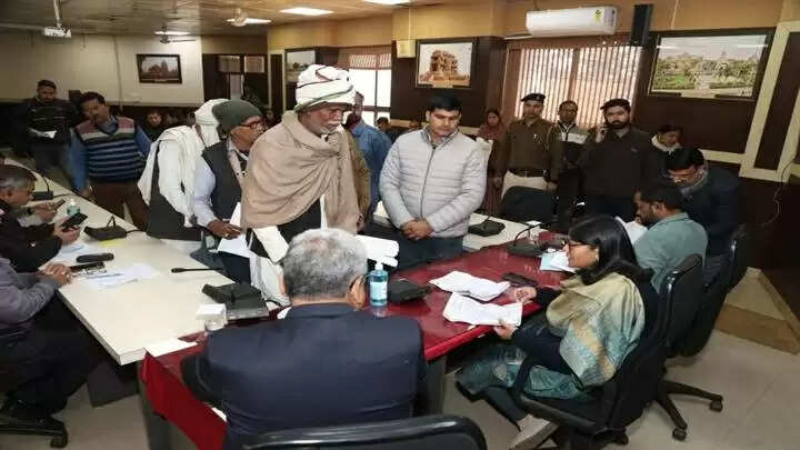 ग्वालियरः कलेक्ट्रेट में जन-सुनवाई के साथ जल-सुनवाई भी हुई