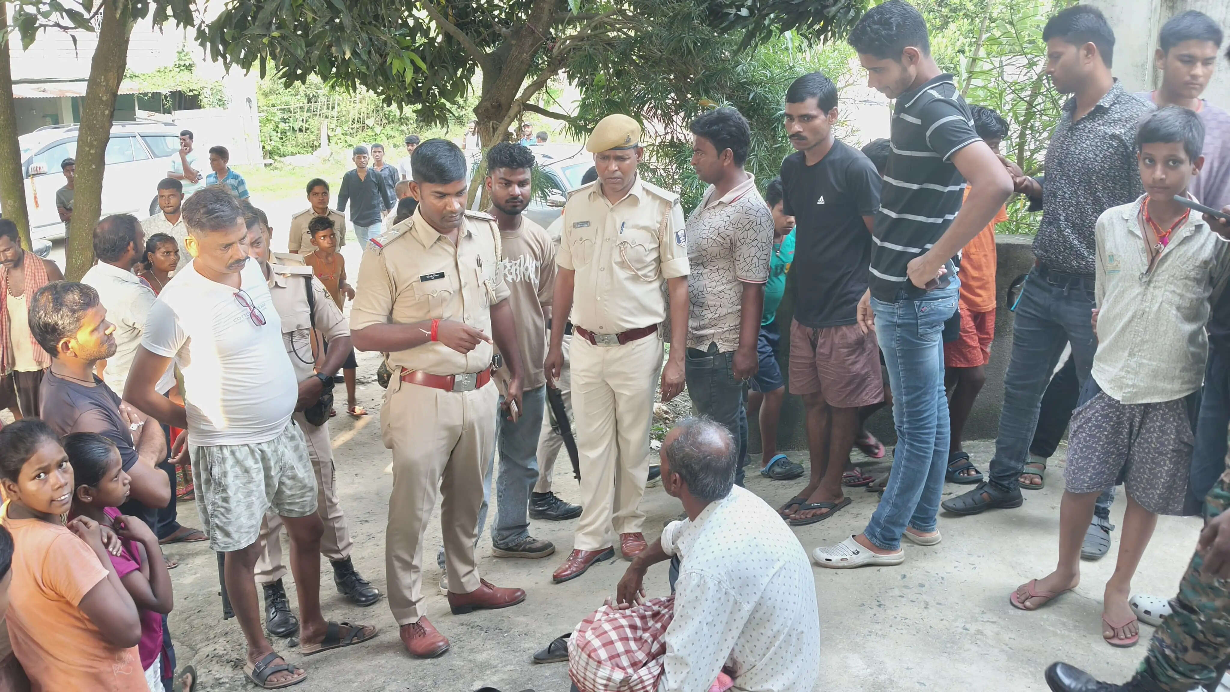 इलाज के दौरान बच्ची की मौत, परिजन ने लगाया लापरवाही का आरोप