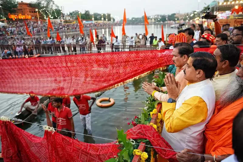 माँ क्षिप्रा के कल कल बहते शुद्ध जल के साथ होगा सिंहस्थ का भव्य आयोजन: मुख्यमंत्री डॉ. यादव