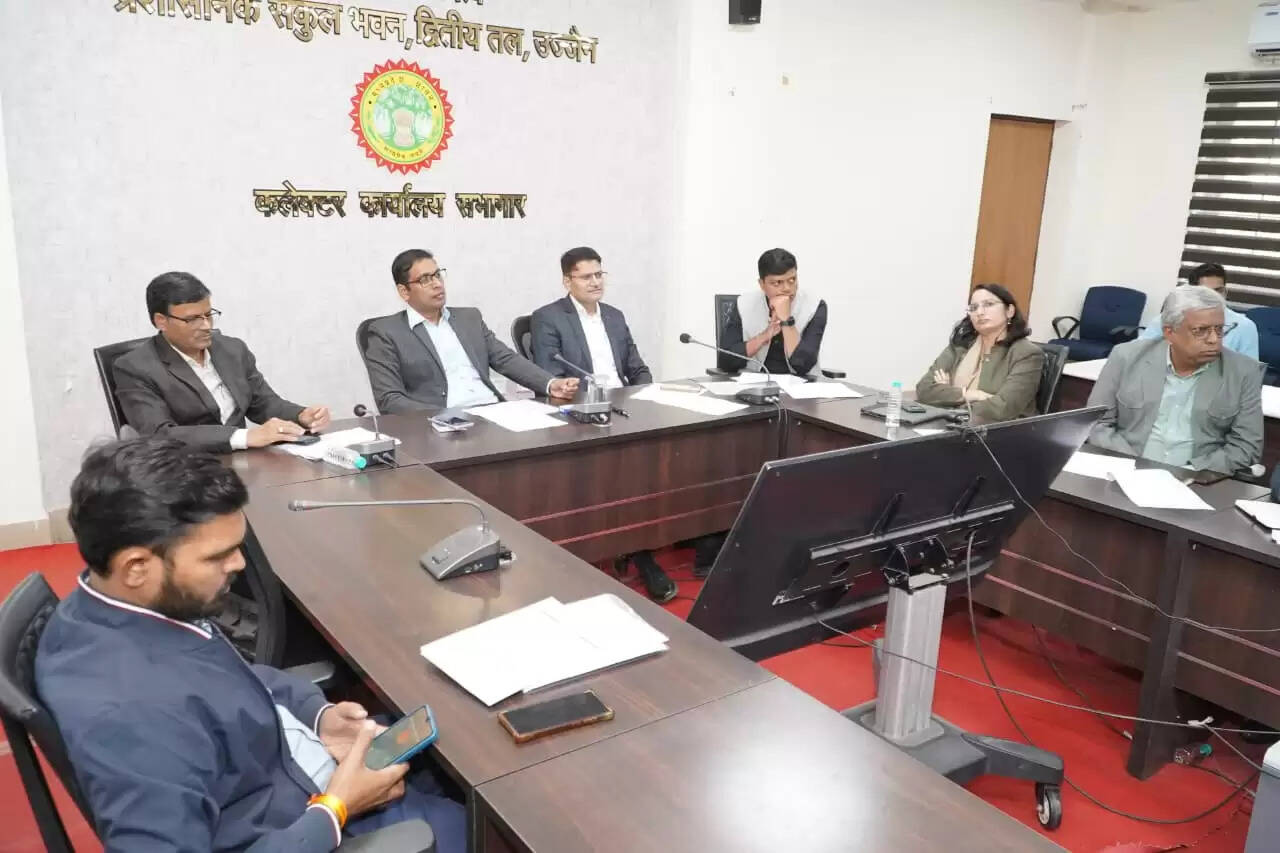 सिंहस्थ-2028: रेलवे और टेलीकॉम कंपनियों के साथ बैठे अधिकारी