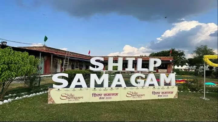 शिल्प समागम मेले से सजा ग्वालियर का शिल्प ग्राम