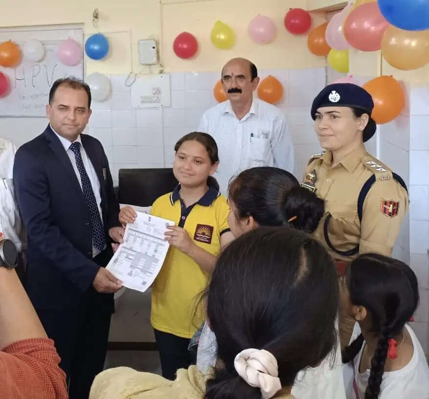 हीरानगर में एचपीवी टीकाकरण अभियान शुरू, किशोरियों को सर्वाइकल कैंसर से बचाने की पहल