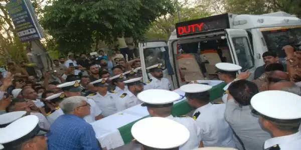 पहलगाम आतंकी हमले में जान गंवाने वाले लेफ्टिनेंट विनय का करनाल में हुआ अंतिम संस्कार