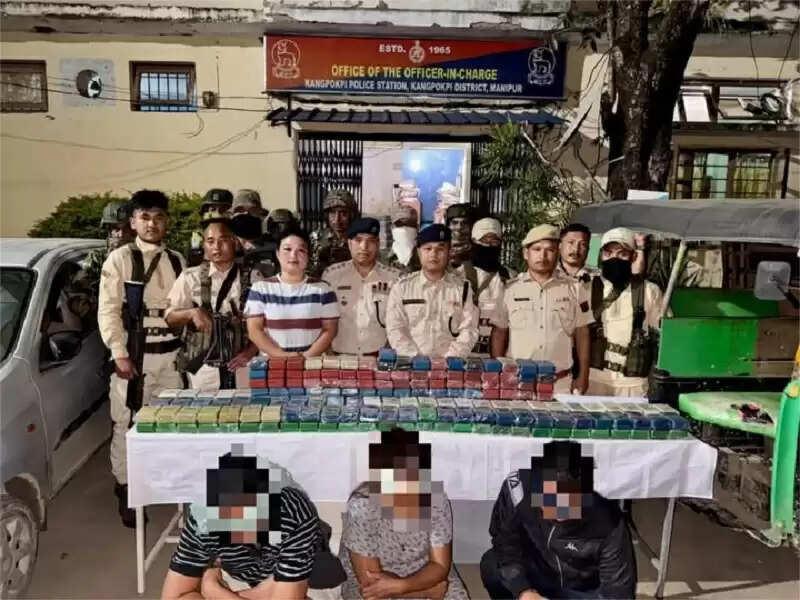 मणिपुरः भारी मात्रा में संदिग्ध ब्राउन शुगर जब्त, 3 गिरफ्तार