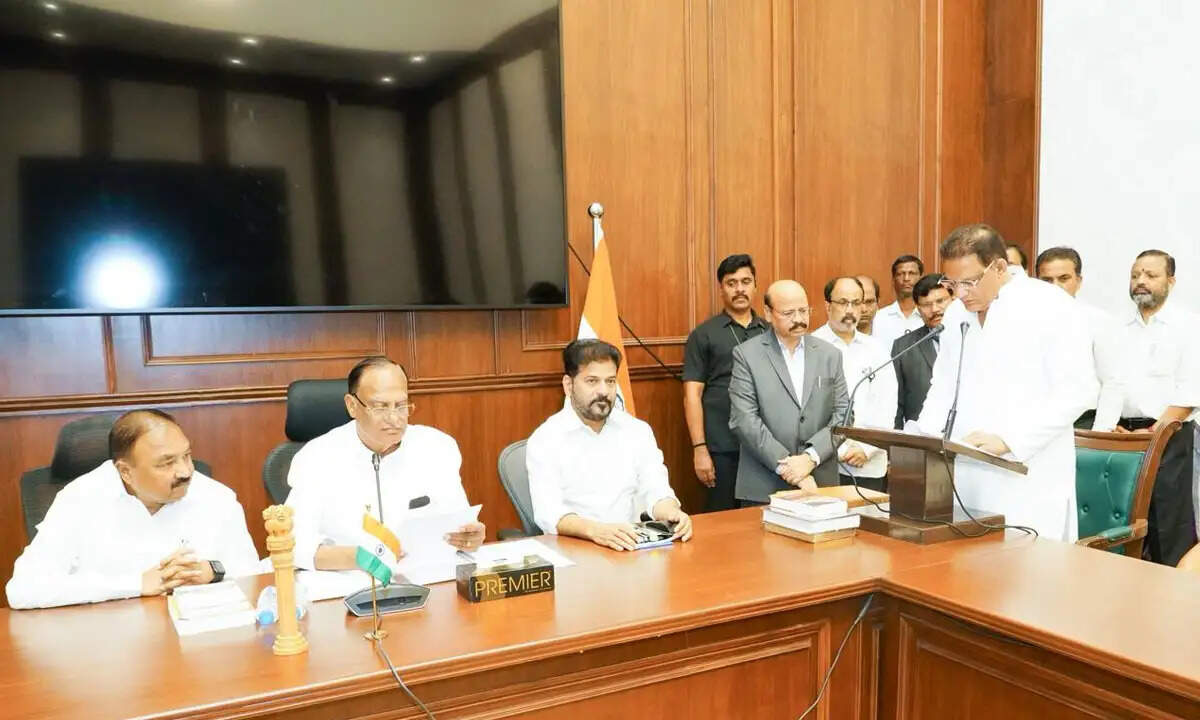 मोहम्मद अजहरुद्दीन और एम. कोदंडराम ने तेलंगाना विधान परिषद सदस्य के रूप में ली शपथ