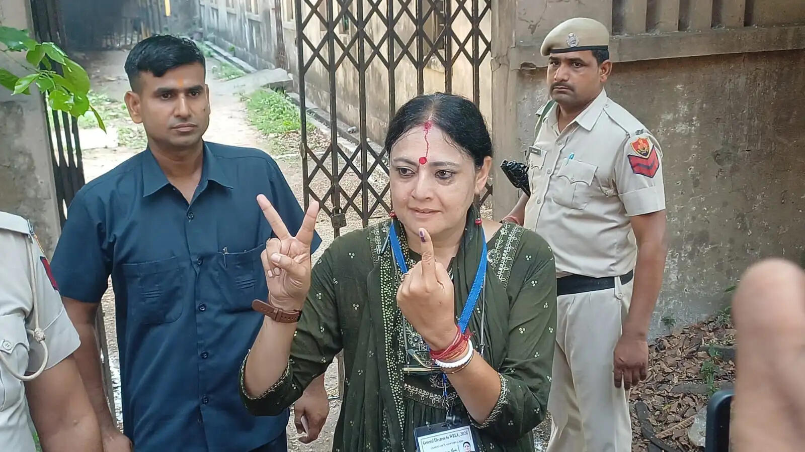 पश्चिम बंगाल में बंपर मतदान-पहले चरण में शाम 5 बजे तक 89.93 प्रतिशत वोटिंग