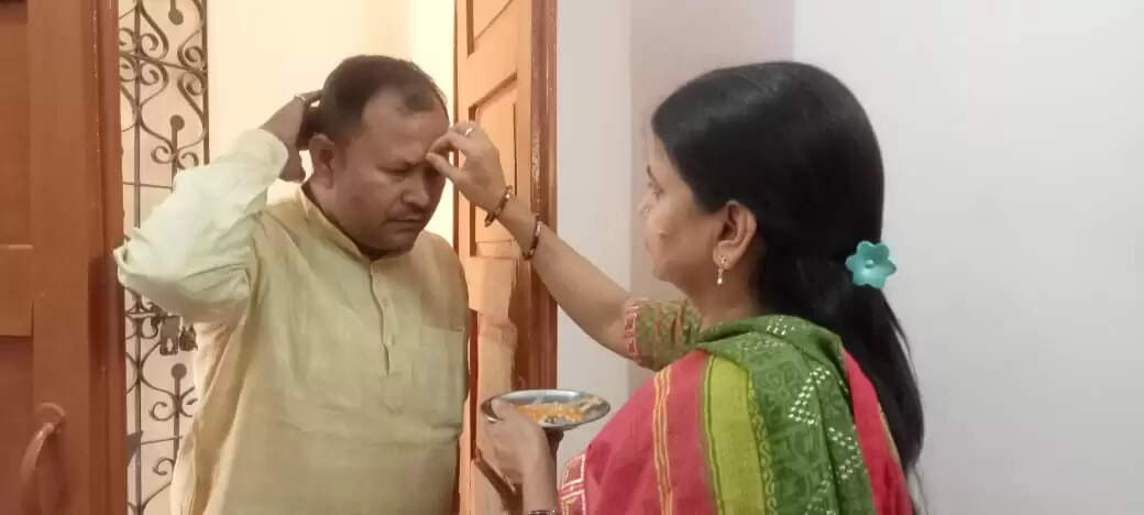 स्वदेशी जागरण मंच काशी प्रांत के कार्यालय में हवन-पूजन,यज्ञ में वैदिक मंत्रों से आहुति