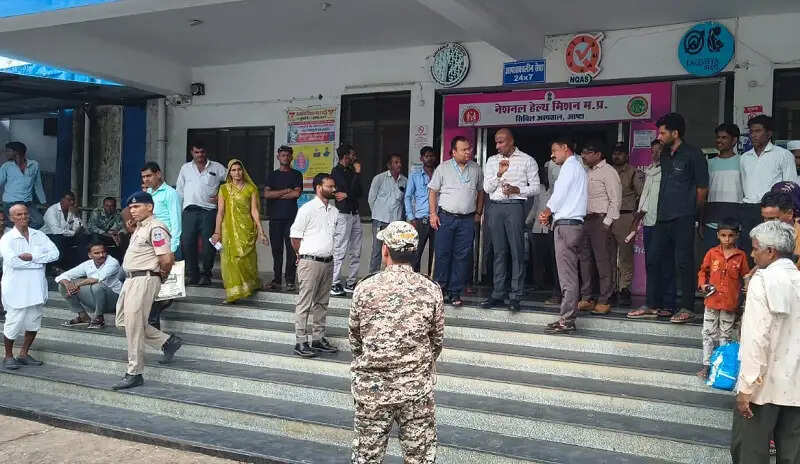सीहोरः कलेक्टर ने किया आष्टा सिविल अस्पताल एवं नवीन कृषि उपज मंडी का निरीक्षण
