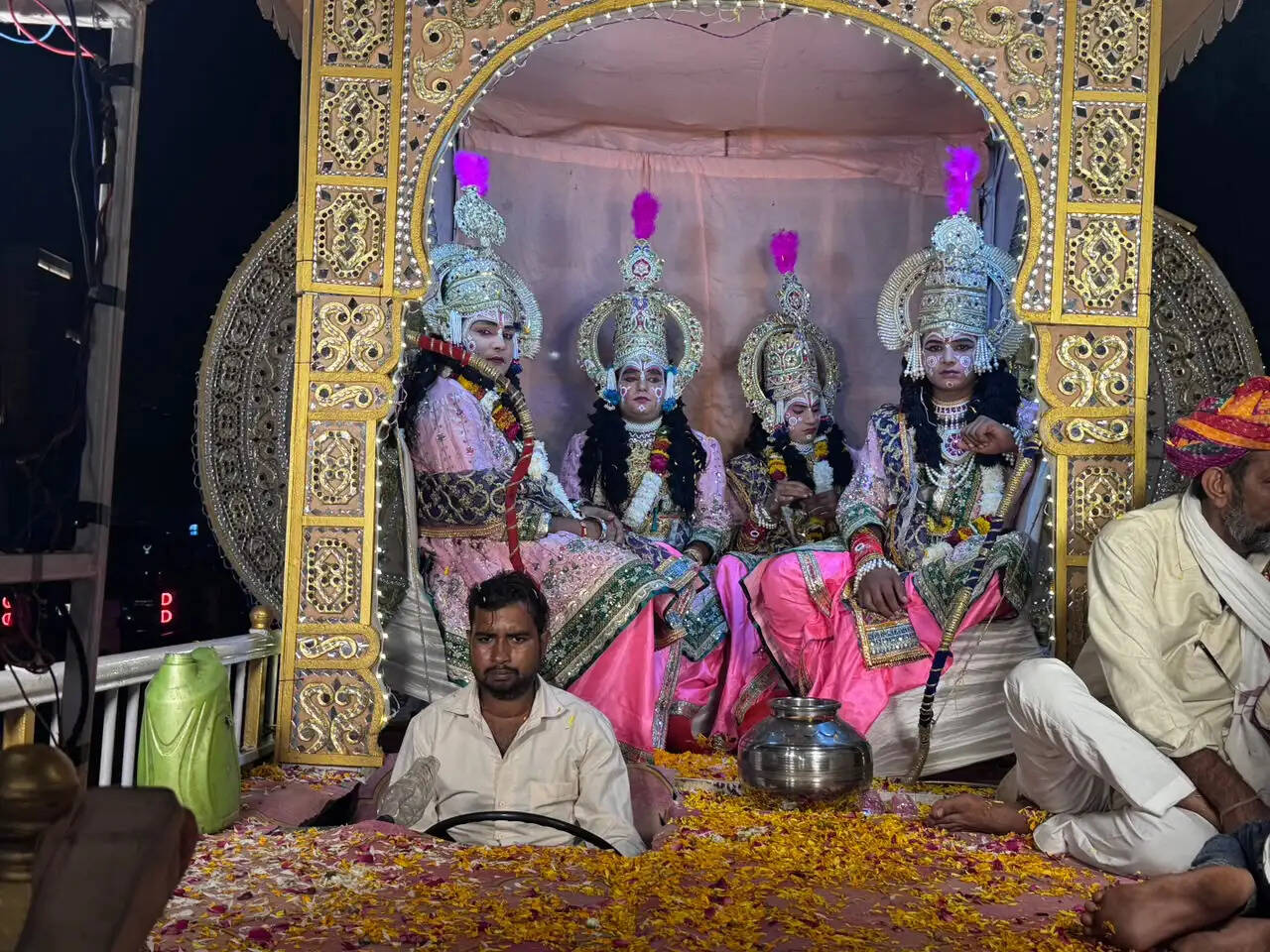 चांदपोल से निकली भव्य श्री राम बारात: जगह-जगह हुआ स्वागत, रामलीला मैदान में गूंजे जयकारे