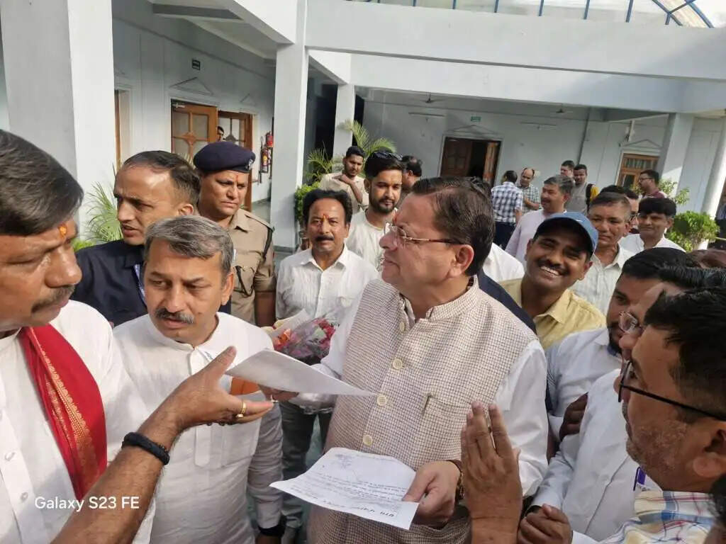 नमाज पढ़ने को लेकर बोले मुख्यमंत्री धामी- चिन्हित स्थानों पर ही अदा करें नमाज