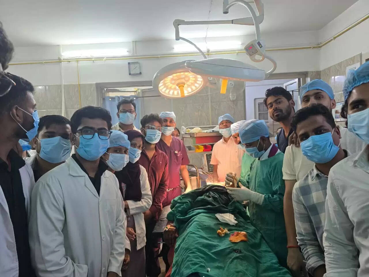 मानवता की मिसाल: गुरुदेव मुखिया का जीएमसीएच पूर्णिया में सफल ऑपरेशन