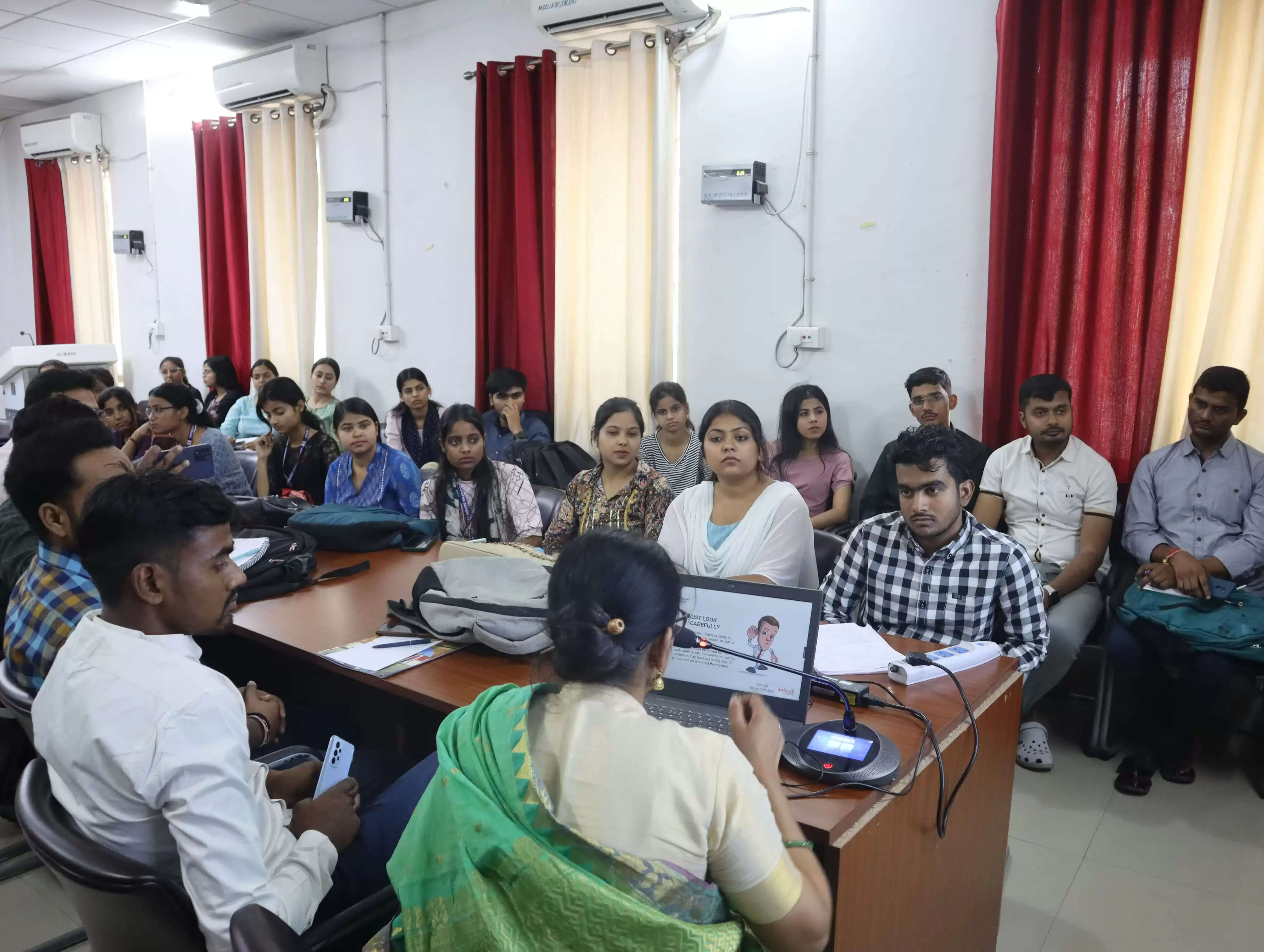 समाचार को फैक्ट चेक किए बिना प्रसारित करने से समाज हो रहा गुमराह:सुमिता जायसवाल