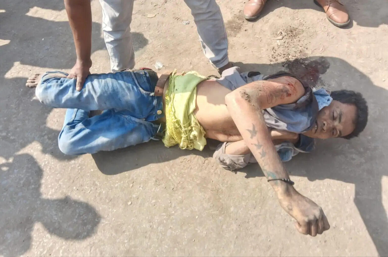 ट्रांसपोर्ट नगर बस स्टैंड के पास अज्ञात पुरुष का शव मिला, पुलिस जांच में जुटी