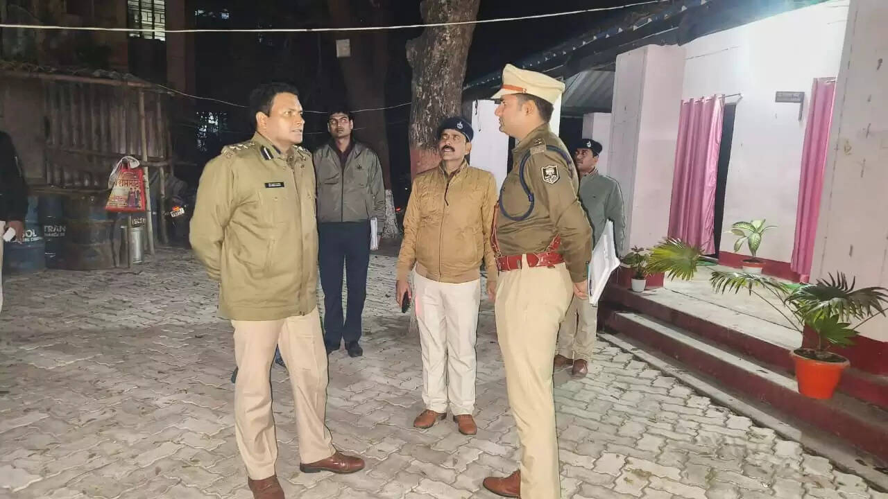 एसएसपी ने किया गरखा थाना का वार्षिक निरीक्षण