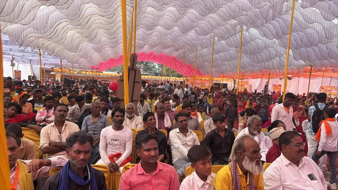 अमेठी : घुमंतू गौरव समागम में पहुंचे समाज कल्याण मंत्री, कहा—समाज की समस्याएं दूर कर मुख्य धारा में ला रहें