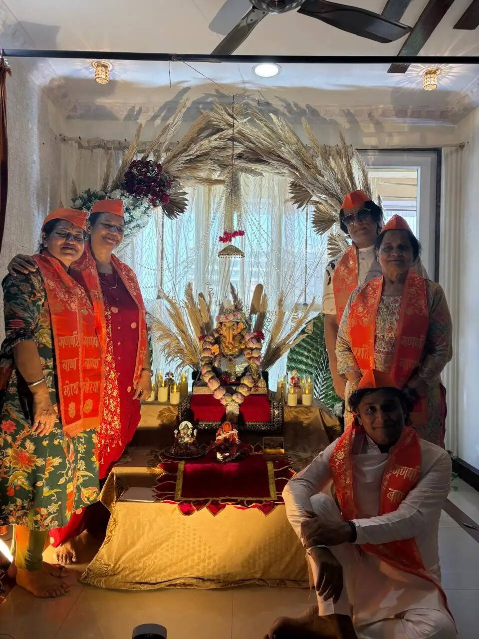 गणेश चतुर्थी : &nbsp;घर-घर और पंडालों में विराजे गणपति
