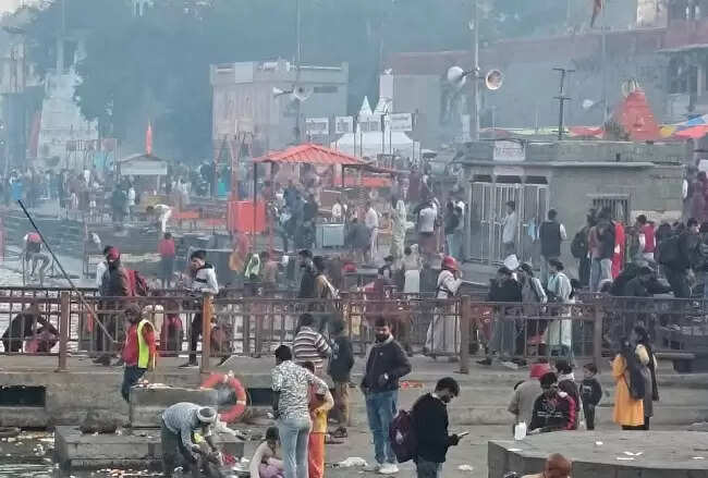 मप्र में मकर संक्रांति पर शिप्रा-नर्मदा तटों पर उमड़ी श्रद्धालुओं की भीड़, इंदौर में चाइनीज मांझे से 3 लोग घायल