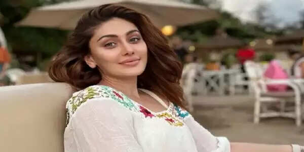 मशहूर एक्ट्रेस शेफाली जरीवाला का निधन