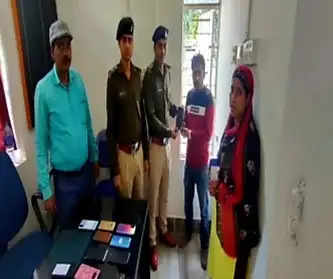 चोरी हुई 18 मोबाइल को पुलिस ने बरामद कर लोगों को किया सुपुर्द