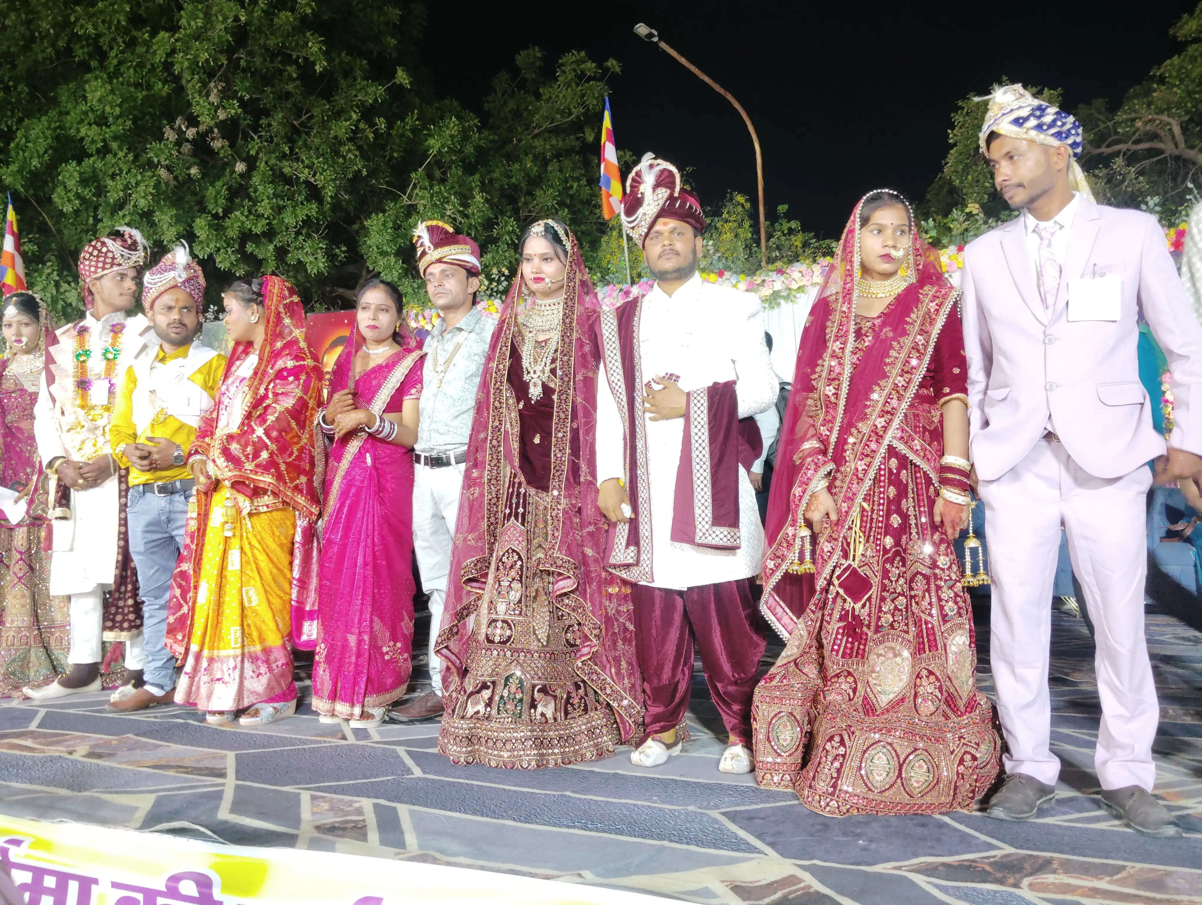 संविधान की शपथ के साथ 134 जोड़ों का हुआ सामूहिक विवाह