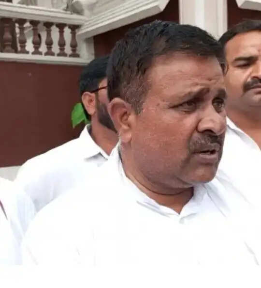 फर्रुखाबाद : आलू किसानों को मुआवजा दिलाने को विपणन संघ के निदेशक ने शासन को लिखा पत्र