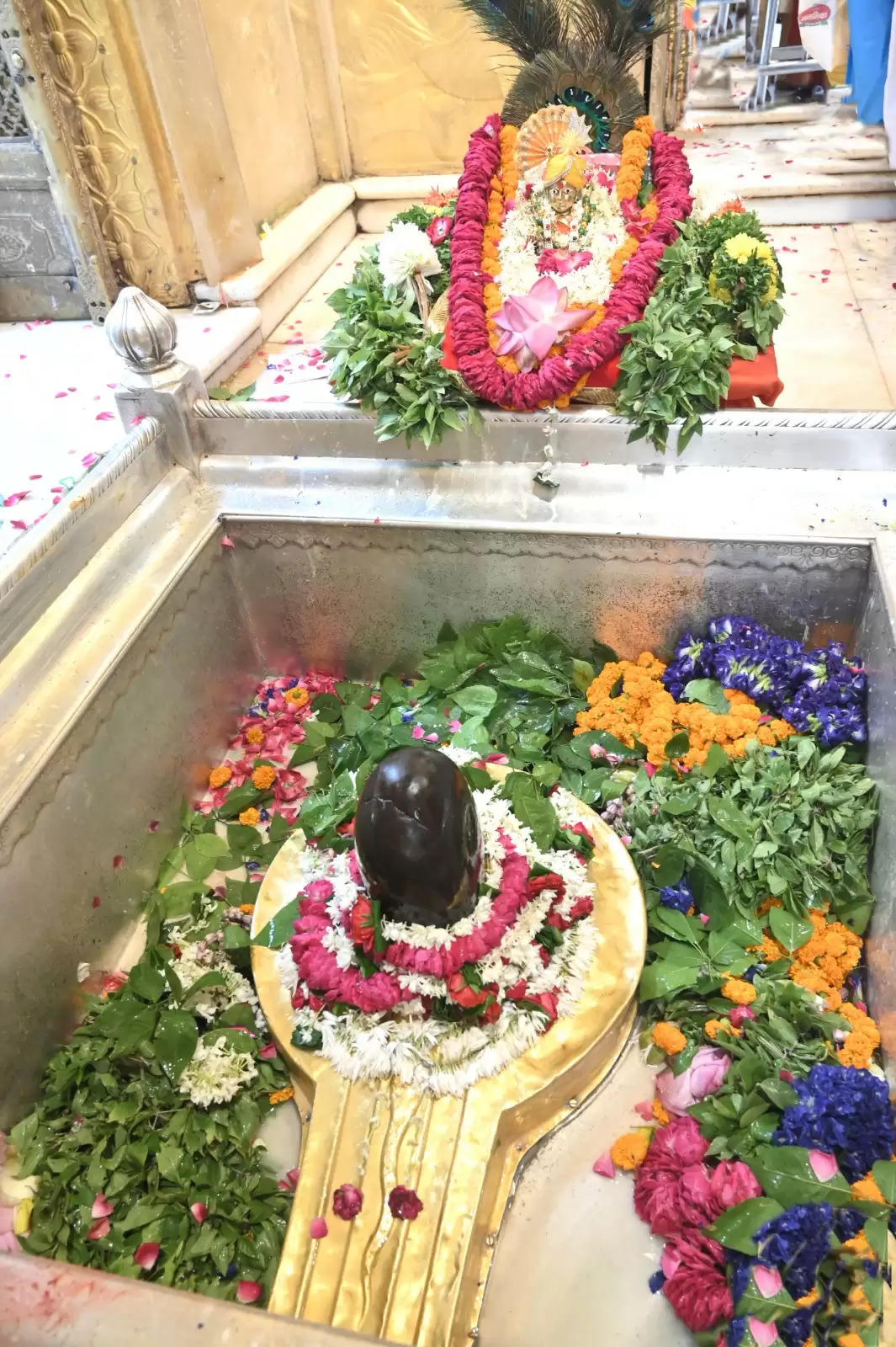 कान्हा की छठी पर गोवर्धन धाम मंदिर में सेठौरा सहित फलों एवं मिठाइयों का भोग लगेगा