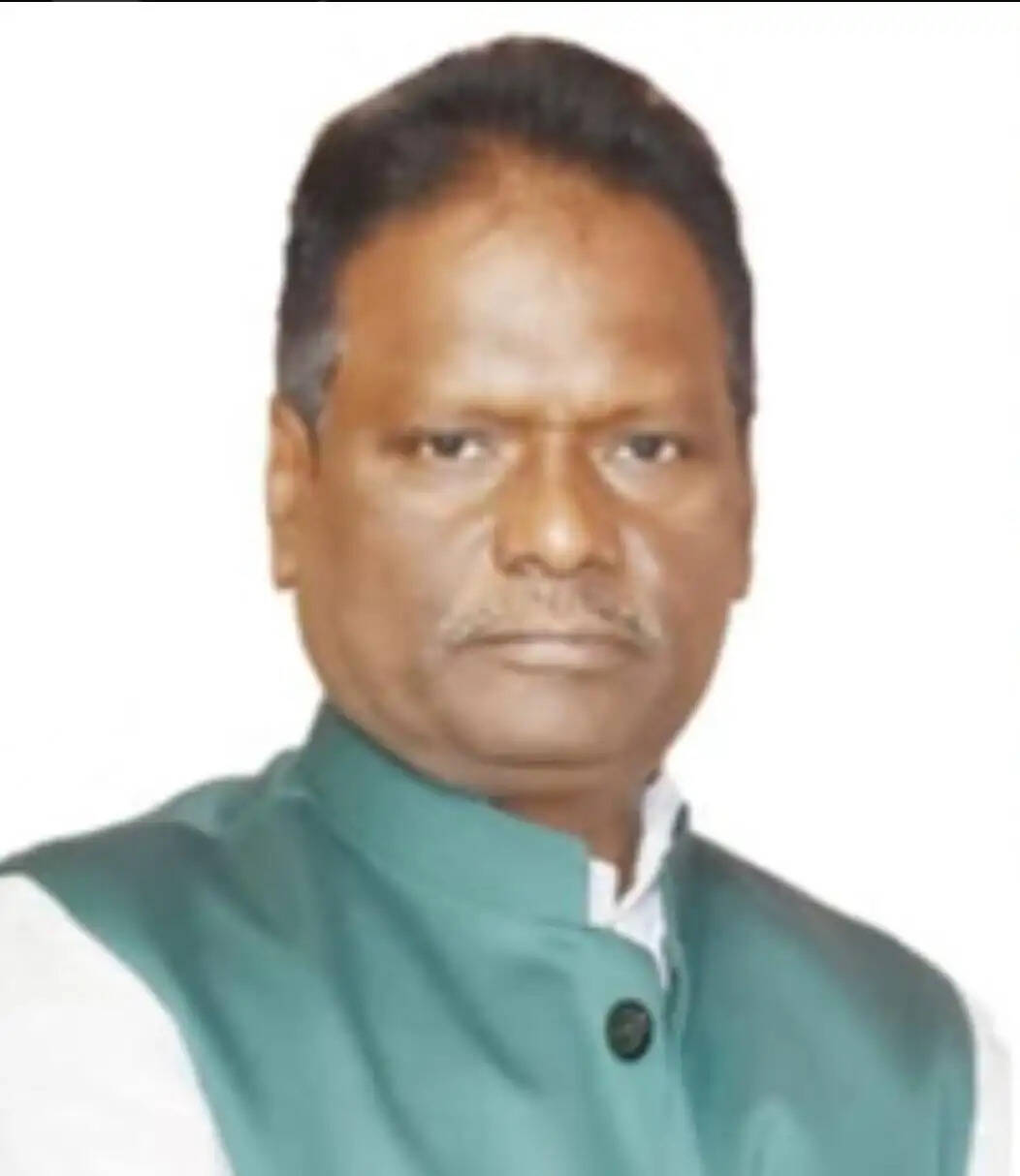 सांसद द्वारा लोकसभा में उठाए गए पशुधन एवं डेयरी क्षेत्र के विकास से जुड़े प्रश्न