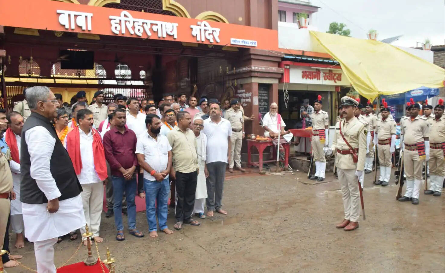 नागालैंड के राज्यपाल नंद किशोर यादव ने बाबा हरिहरनाथ मंदिर में की पूजा-अर्चना