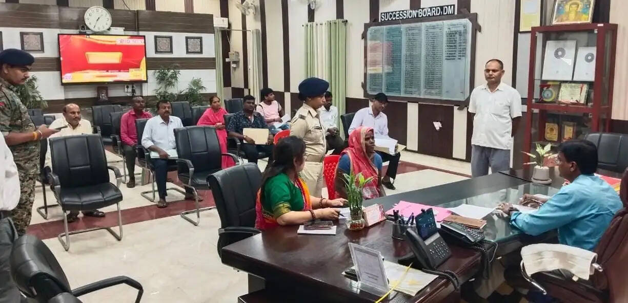 जनता दरबार में 30 से अधिक परिवादियों की सुनी समस्याएं, कई मामलों का मौके पर निष्पादन
