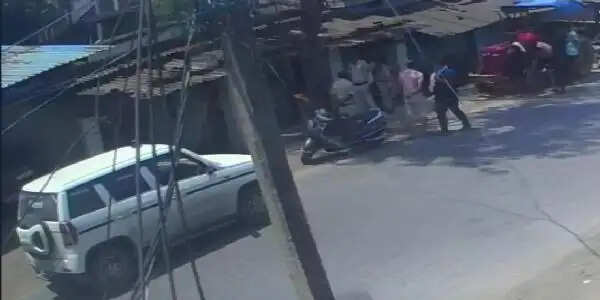 रायगढ़ में गुरुजी के घर छापा, अवैध डीजल-पेट्रोल और कबाड़ का भंडाफोड़