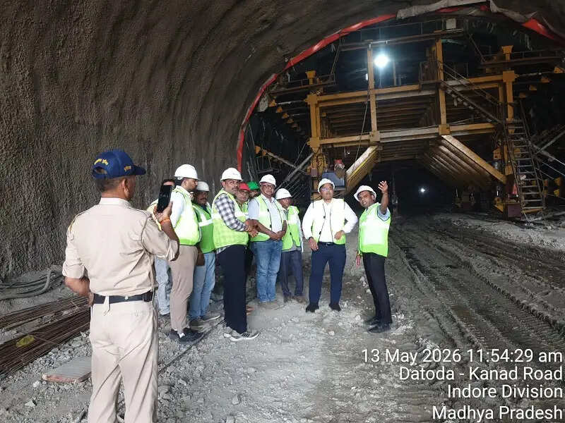 इंदौरः सिंहस्थ 2028 की तैयारियों को रफ्तार, कलेक्टर ने किया इंदौर-खंडवा नेशनल हाईवे का निरीक्षण