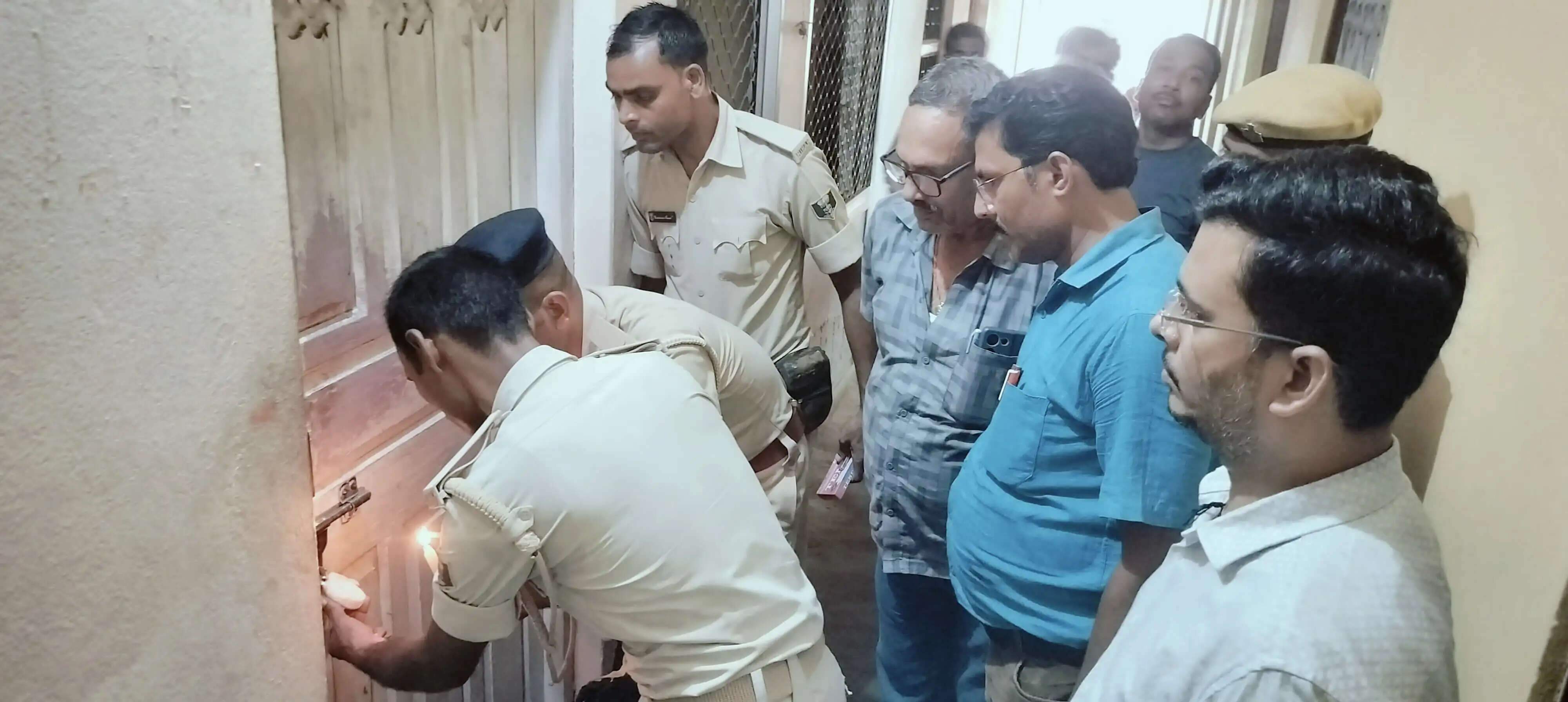 औचक निरीक्षण में अल्ट्रासाउंड केंद्र सील, तकनीशियन द्वारा जांच करते पकड़ा गया