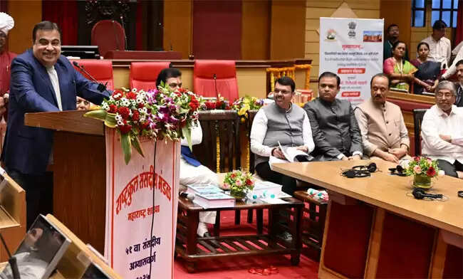 ज्ञान, प्रशिक्षण और अनुसंधान लोकतांत्रिक खुशहाली के तीन स्तंभ हैं : गडकरी