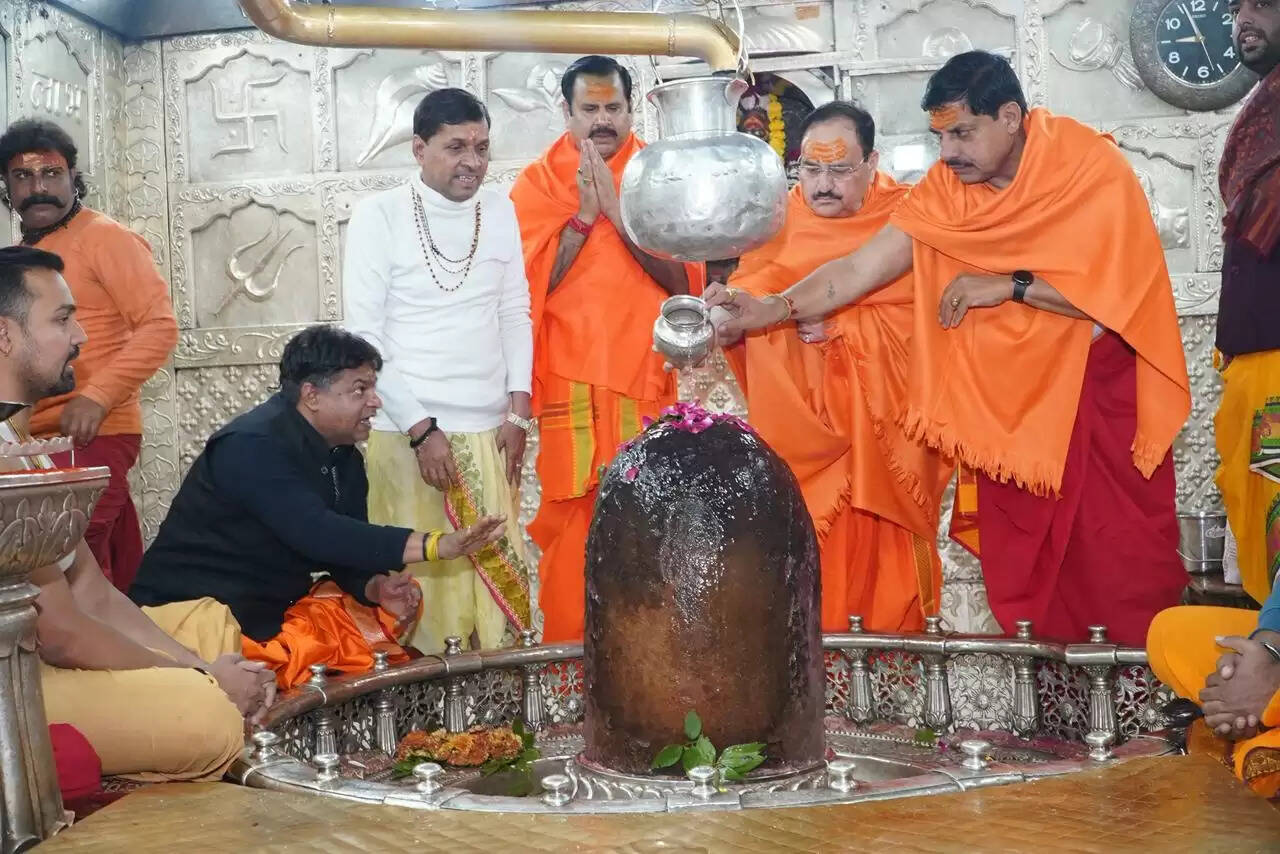 केंद्रीय स्वास्थ्य मंत्री जेपी नड्डा, सीएम यादव ने किया महाकाल का अभिषेक