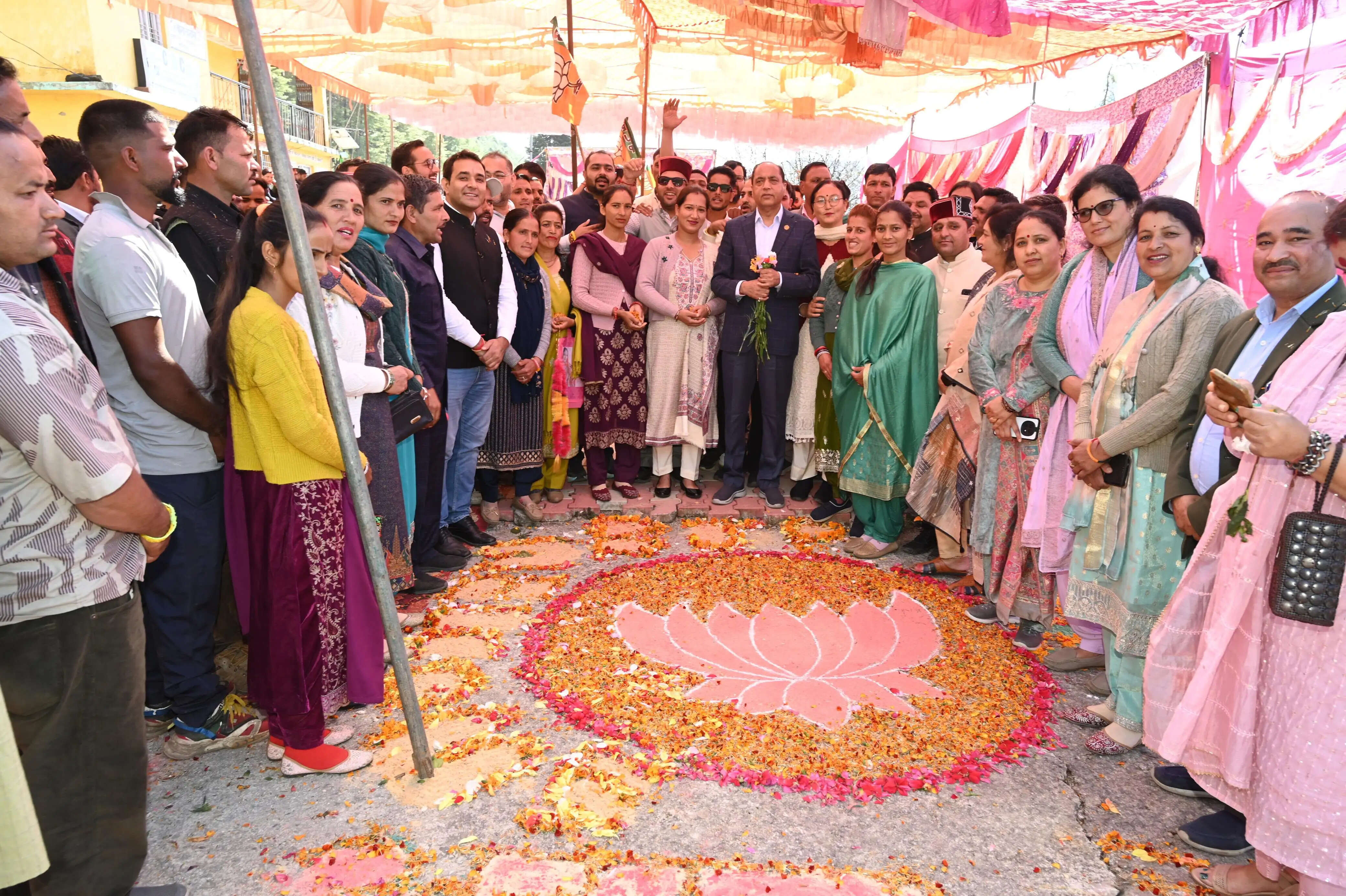 राहुल गांधी ने अपनी गैर-जिम्मेदाराना हरकतों से देश को शर्मसार किया : जयराम ठाकुर
