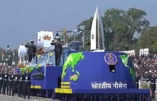 गणतंत्र दिवस परेड में नौसेना ने झांकी के जरिए दिखाई भारत की समुद्री ताकत