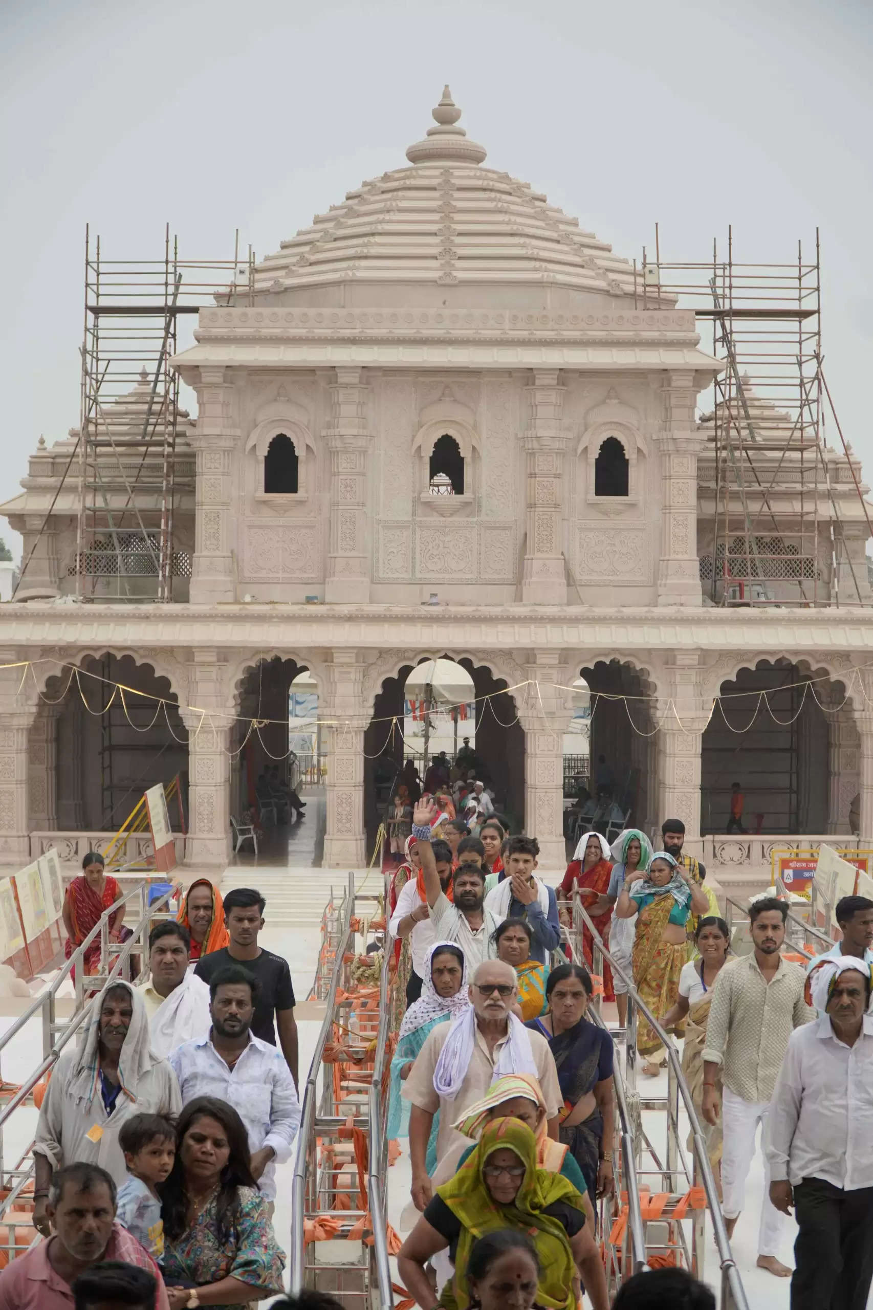 विपक्ष को मेडिटेशन में भी नजर आती है राजनीति : देवेन्द्र फडणवीस