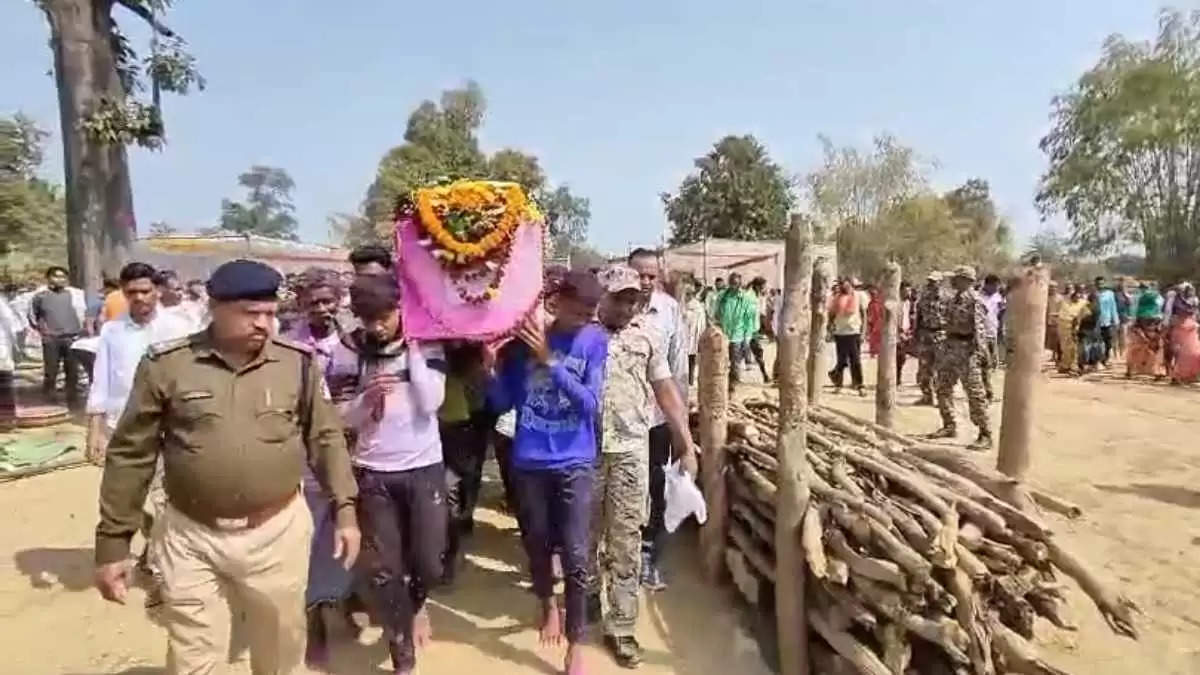 नक्सली हमले में बलिदान हुए तिजऊ राम भुआर्य को दी गई भावभीनी श्रद्धांजलि