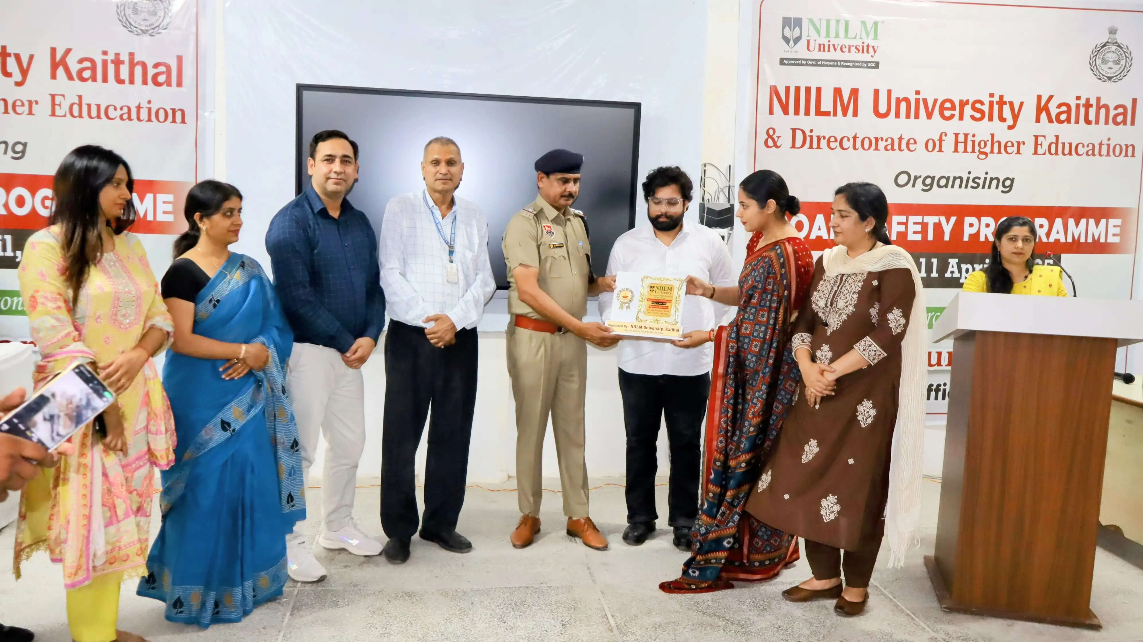 कैथल: एन आई आई एल एम विश्वविद्यालय में सडक़ सुरक्षा जागरूकता कार्यशाला आयोजित