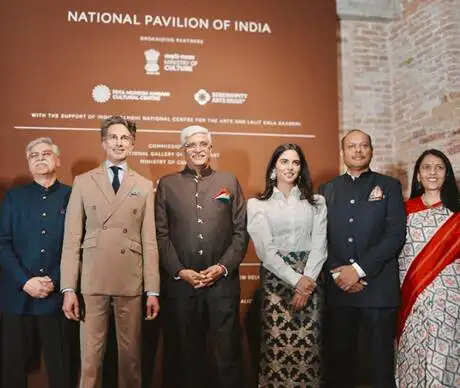 केंद्रीय मंत्री शेखावत ने वेनिस में किया भारतीय कला 'जियोग्राफिज़ ऑफ डिस्टेंस' का उद्घाटन