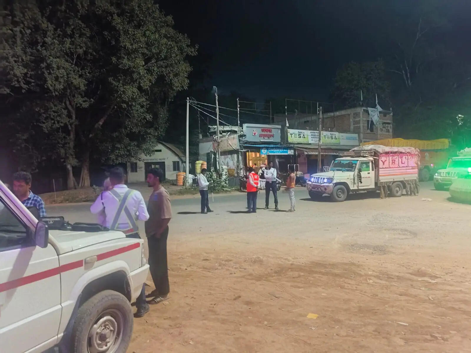देर रात रामानुजगंज में यातायात पुलिस की कार्रवाई, नो-एंट्री में घुसे 15 वाहन चालकों पर चालान