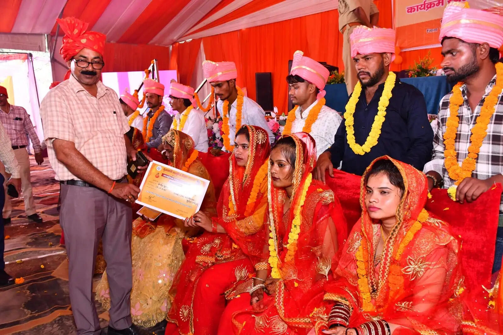 मुख्यमंत्री सामूहिक विवाह योजना में 352 जोड़ों का विवाह संपन्न